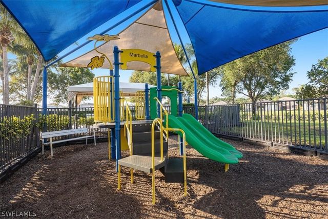 6553 Monterey PT 204, Naples, FL 34105