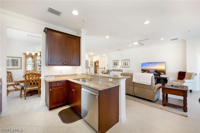 6553 Monterey PT 204, Naples, FL 34105