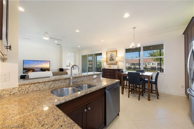 6553 Monterey PT 204, Naples, FL 34105