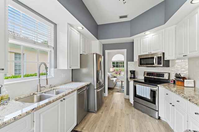 102 Euphrates Circle, Palm Beach Gardens, FL 33410