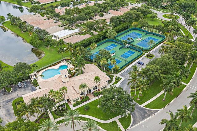 102 Euphrates Circle, Palm Beach Gardens, FL 33410