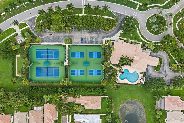 102 Euphrates Circle, Palm Beach Gardens, FL 33410