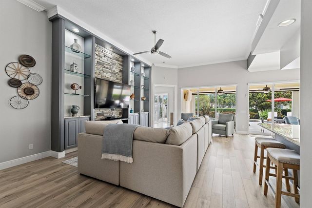 102 Euphrates Circle, Palm Beach Gardens, FL 33410