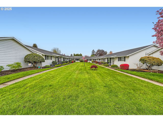863 Ne Fleming Ave B-10, Gresham, OR 97030