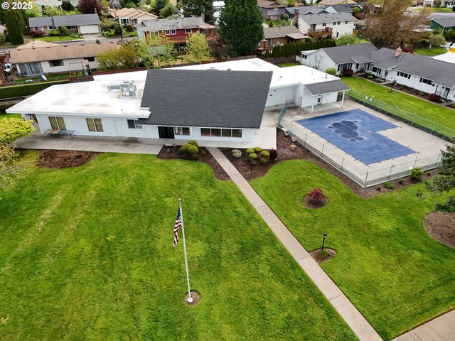 863 Ne Fleming Ave B-10, Gresham, OR 97030