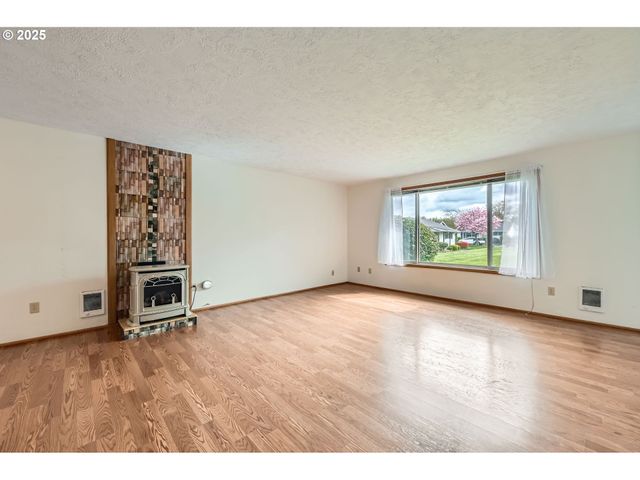 863 Ne Fleming Ave B-10, Gresham, OR 97030
