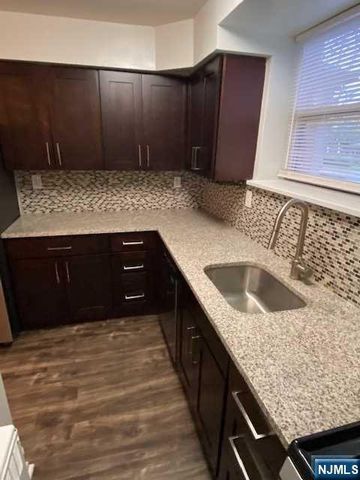 280-320 Oak Street 290TL, Ridgewood, NJ 07450