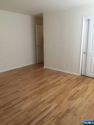 280-320 Oak Street 290TL, Ridgewood, NJ 07450