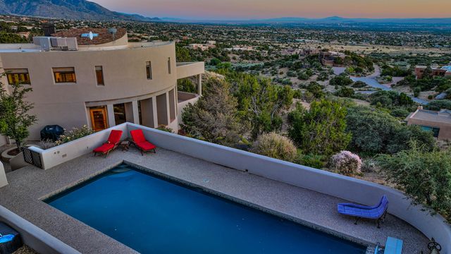 250 Spring Creek Place NE, Albuquerque, NM 87122