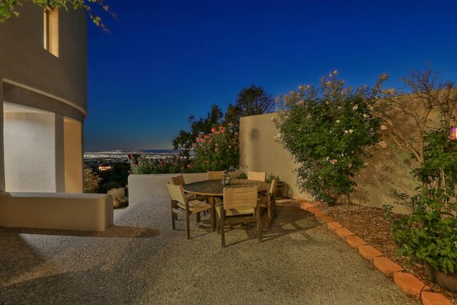 250 Spring Creek Place NE, Albuquerque, NM 87122