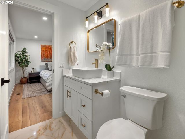 818 ASH St, Lake Oswego, OR 97034