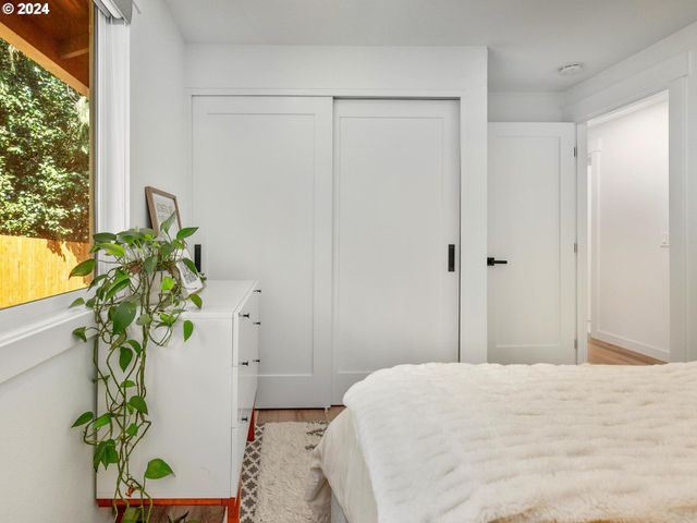 818 ASH St, Lake Oswego, OR 97034