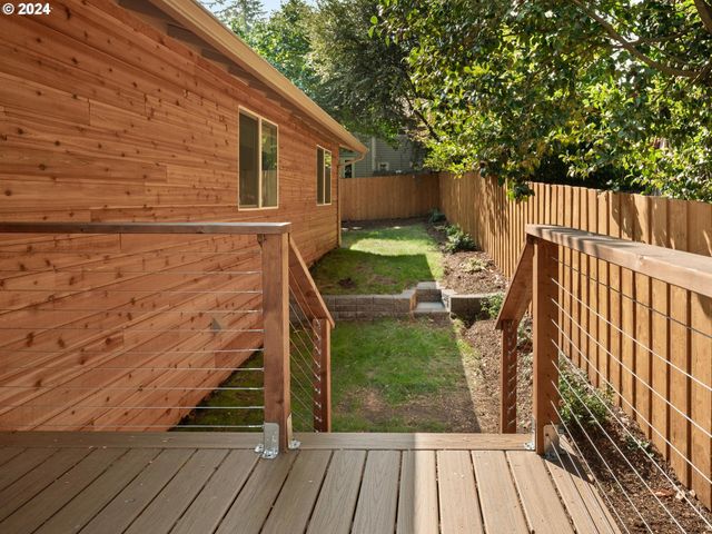 818 ASH St, Lake Oswego, OR 97034