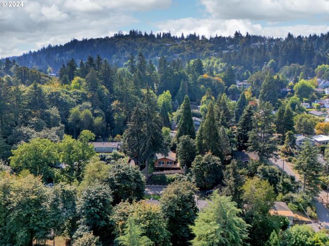 818 ASH St, Lake Oswego, OR 97034