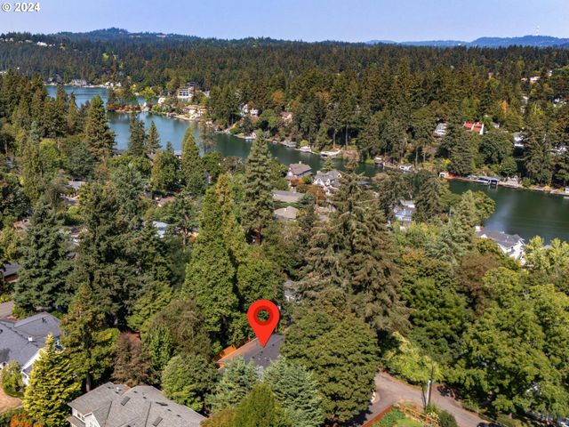 818 ASH St, Lake Oswego, OR 97034