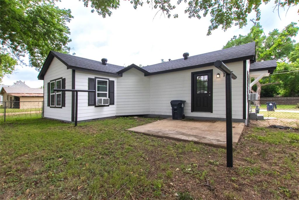 114 Owens Lane, Denton, TX 76209