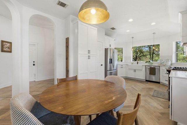 4253 Canyon Glen CIR, Austin, TX 78732