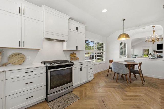 4253 Canyon Glen CIR, Austin, TX 78732