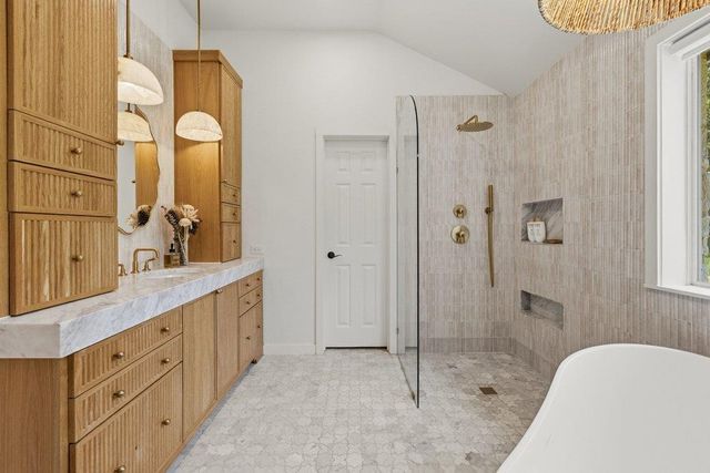 4253 Canyon Glen CIR, Austin, TX 78732
