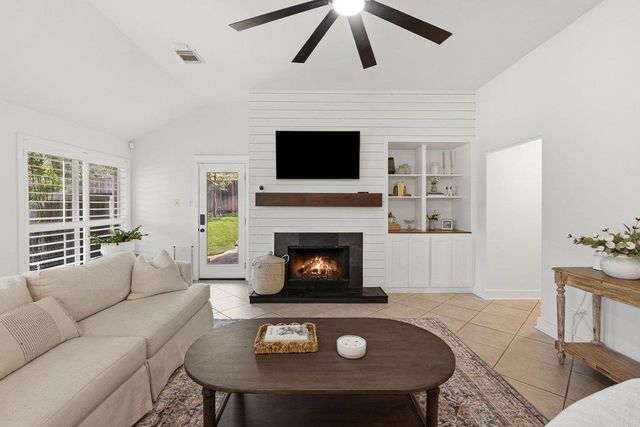 4253 Canyon Glen CIR, Austin, TX 78732