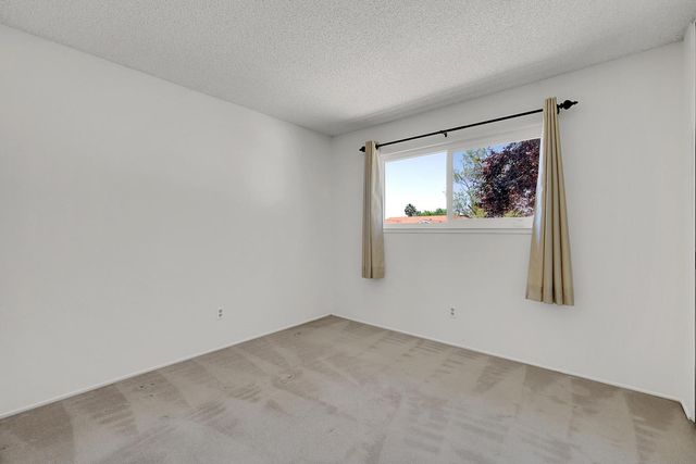 7299 Dutch Flat Dr, North Highlands, CA 95660