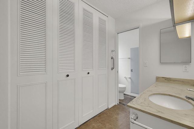 7299 Dutch Flat Dr, North Highlands, CA 95660