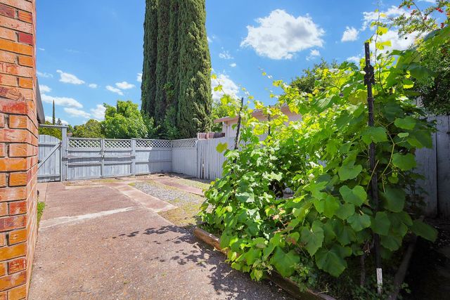 7299 Dutch Flat Dr, North Highlands, CA 95660
