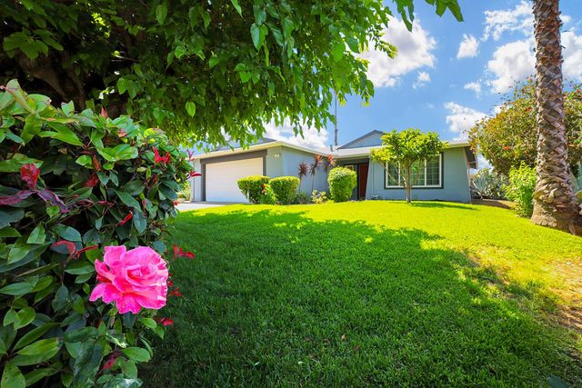 7299 Dutch Flat Dr, North Highlands, CA 95660
