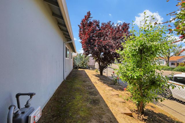 7299 Dutch Flat Dr, North Highlands, CA 95660