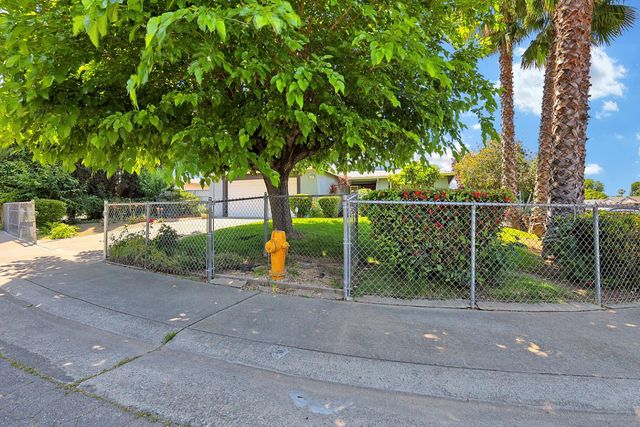 7299 Dutch Flat Dr, North Highlands, CA 95660