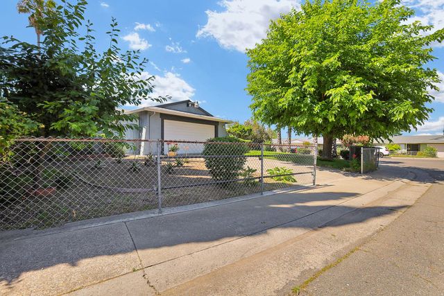 7299 Dutch Flat Dr, North Highlands, CA 95660