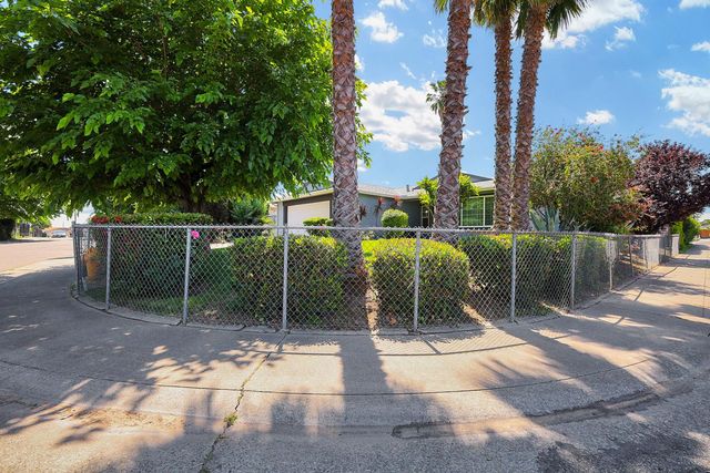 7299 Dutch Flat Dr, North Highlands, CA 95660