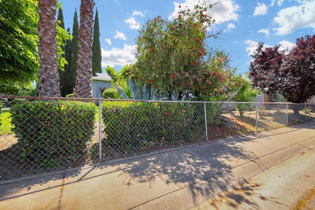 7299 Dutch Flat Dr, North Highlands, CA 95660