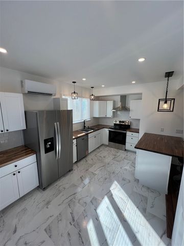 57 Gould Street, Newport, RI 02840