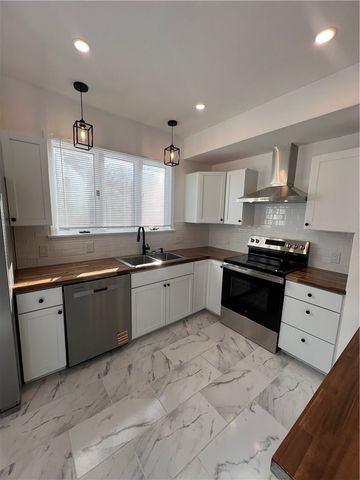 57 Gould Street, Newport, RI 02840