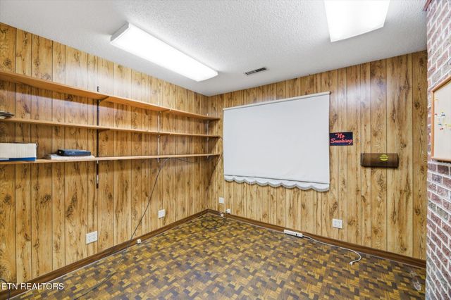 2133 Highway 30, Athens, TN 37303