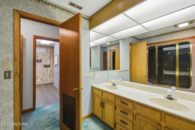 2133 Highway 30, Athens, TN 37303