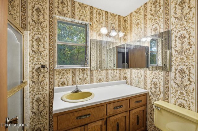 2133 Highway 30, Athens, TN 37303