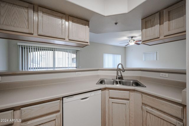 4644 N 22ND Street 2142, Phoenix, AZ 85016