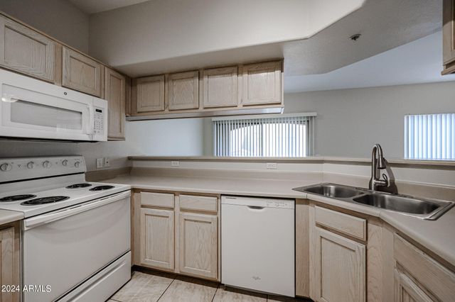 4644 N 22ND Street 2142, Phoenix, AZ 85016