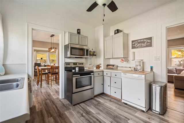 212 3rd Avenue, Melbourne, IA 50162
