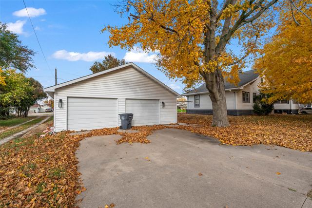 212 3rd Avenue, Melbourne, IA 50162