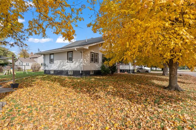 212 3rd Avenue, Melbourne, IA 50162