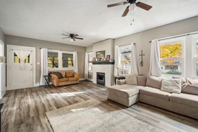 212 3rd Avenue, Melbourne, IA 50162
