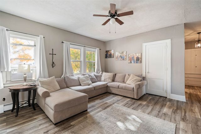 212 3rd Avenue, Melbourne, IA 50162