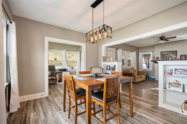 212 3rd Avenue, Melbourne, IA 50162