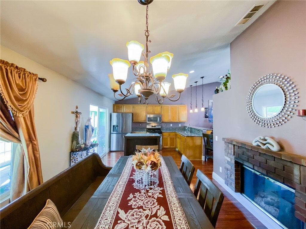 Image 18 of property listing at 3320 Kipper, Palmdale, CA 93535