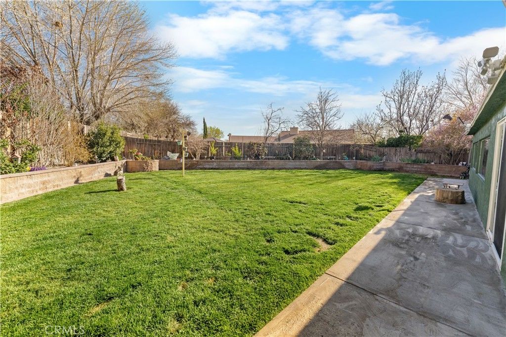 Image 36 of property listing at 3320 Kipper, Palmdale, CA 93535