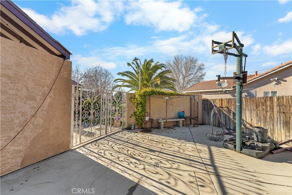 Image 38 of property listing at 3320 Kipper, Palmdale, CA 93535