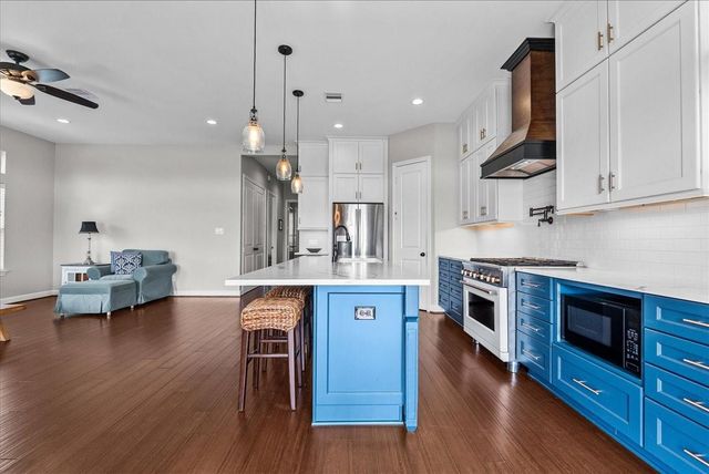 403 W Shore Drive, Clear Lake Shores, TX 77565